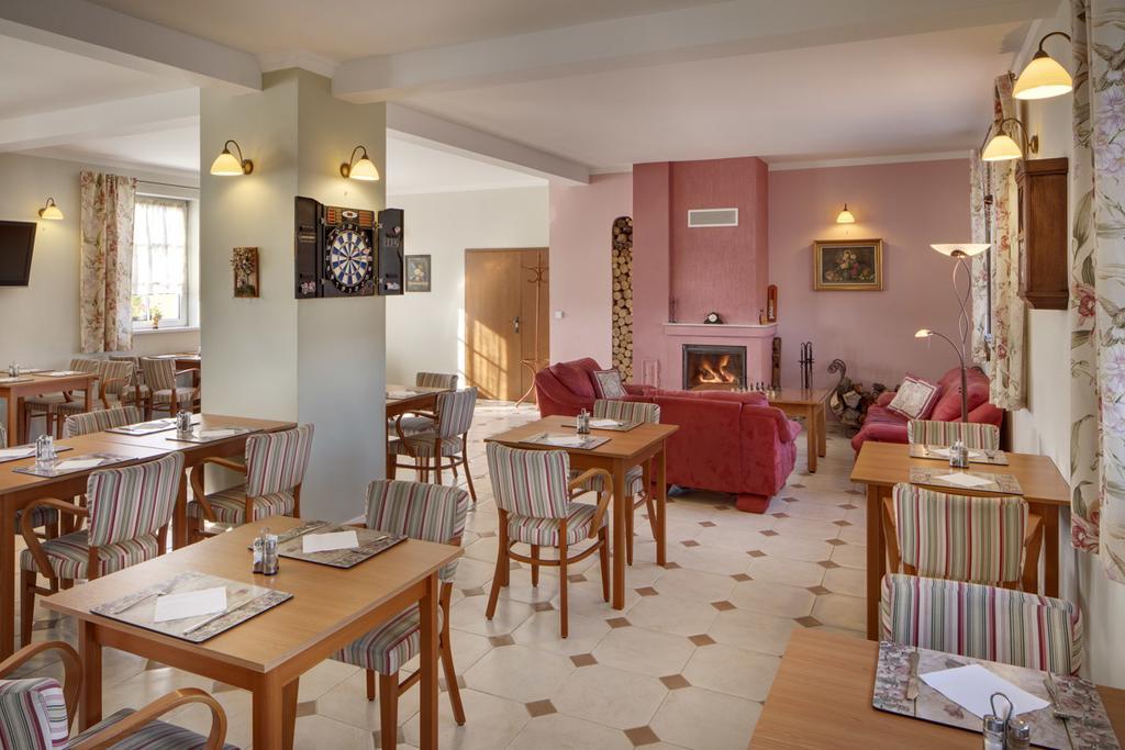 Hotel Kolonie Křivoklát Εξωτερικό φωτογραφία