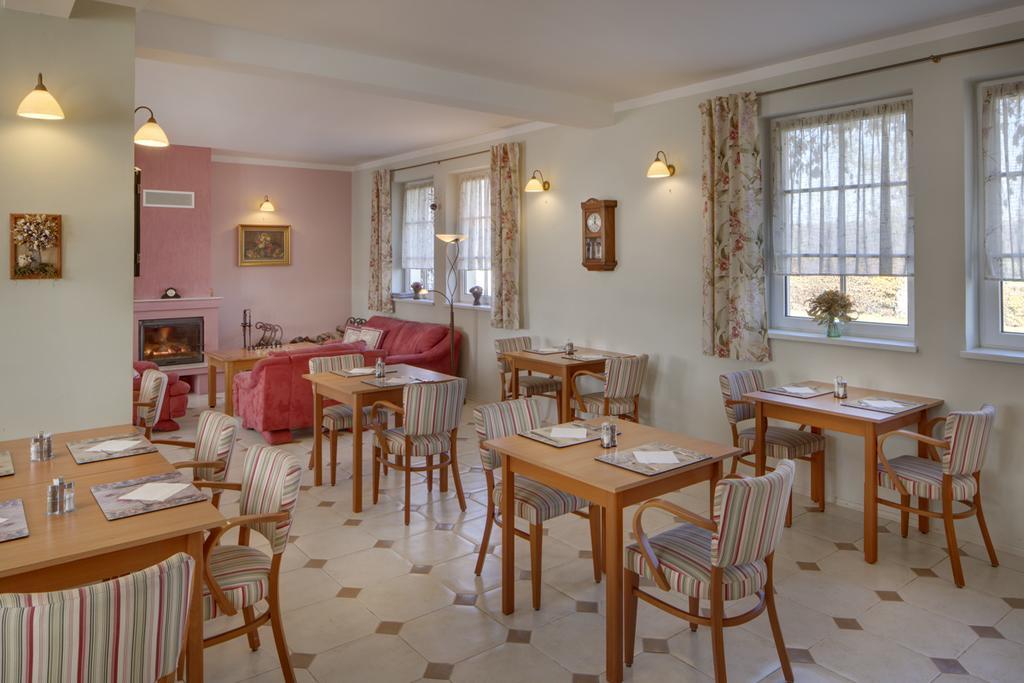 Hotel Kolonie Křivoklát Εξωτερικό φωτογραφία
